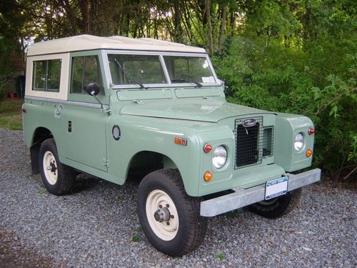Landrovers2a.jpg